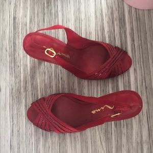 RED HEELS W/ RED SEQUINS!!! 👠